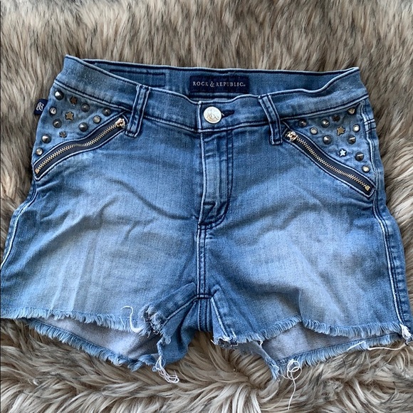Rock & Republic Pants - Rock & Republic Distressed Shorts sz 6